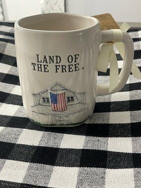 Rae Dunn LAND OF THE FREE 3d flag 19.5oz mug -  Brand New!
